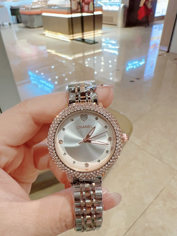 ブランド時計背面デザイン